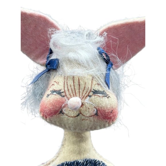 Vintage Annalee Spring Girl Bunny 1991 7 inches Easter Bunny Flowers - Picture 2 of 16